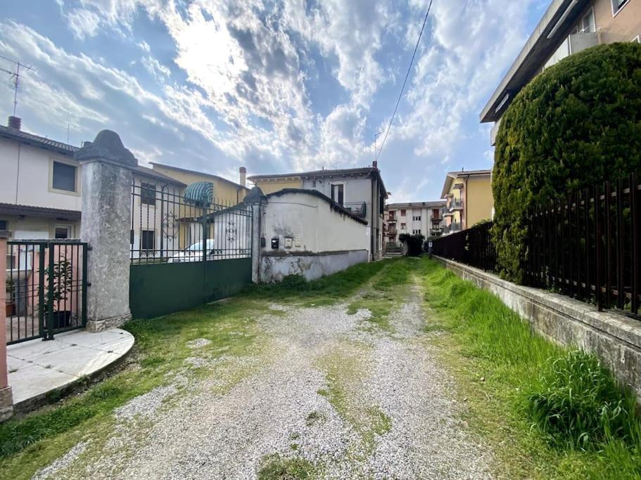 Zona Fiera A 10 Minuti Dal Centro Con Parcheggio Apartamento Verona Exterior foto
